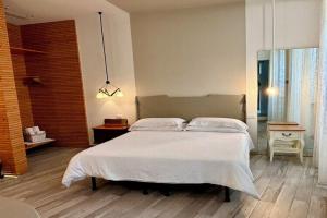 Room 55, Ното