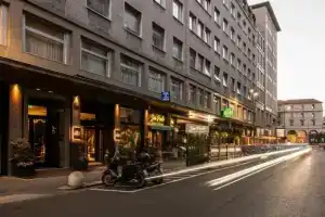 Duomo Hotel &, Милан