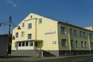 Hotel Neun 3/4, Целле