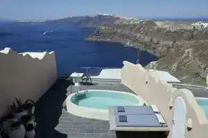 Suites of the Gods Cave SPA, Мегалохори