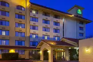 La Quinta Inn & Suites by Wyndham Seattle Sea-Tac Airport, Ситак
