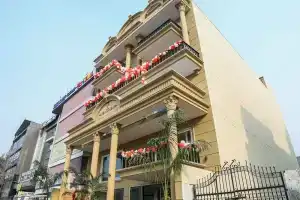 Oyo 23088 Hotel Dev Palace, Дели
