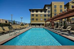 Oxford Suites Paso Robles, Пасо-Роблс