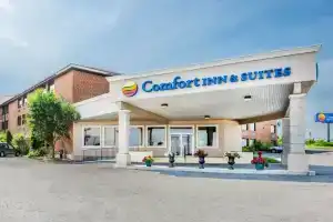 Comfort Inn & Suites Barrie, Барри