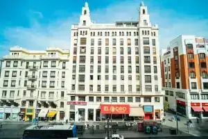 Smartr Madrid Gran Via 47, Мадрид