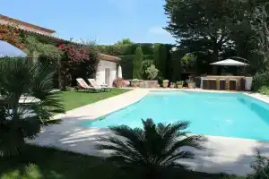 La Villa Topi, Антиб