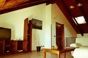 Agriturismo Il Pettirosso, Аджерола