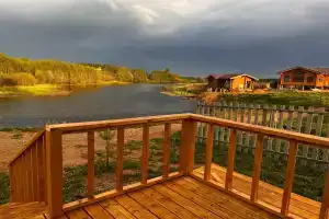 Дом на берегу Волжского водохранилища