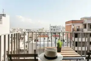 Wyz Piraeus, Пирей