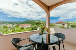 Apartments Mladen, Винишхе