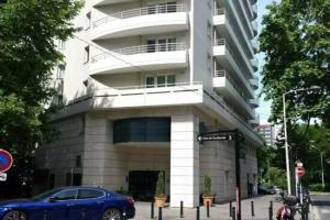 Private Studio - Paris - La Defense, Нантер
