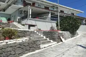 Akrogiali Apartments, Барбати