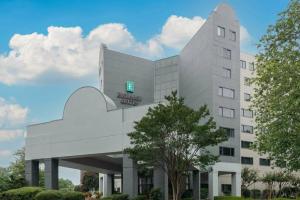 Embassy Suites Hotel Charlotte, Шарлотт