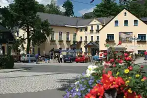 Buntes Haus Seiffen - Hotel Erbgericht, Зайфен