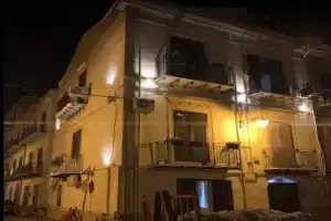 Dimora Castelli, Палермо