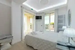 Paradiso Hotel Bovelacci, Червиа