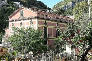 La Cascata B&b, Кава-де-Тиррени