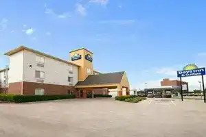 Days Inn & Suites by Wyndham Dallas, Даллас
