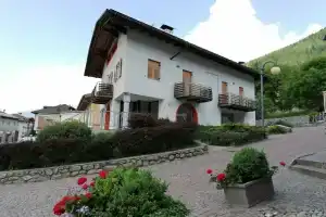Casa Paola, Меццана