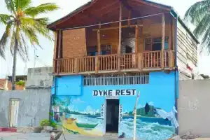 Отель «Dyke Rest», Тринкомали