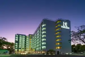 Nalagi Hotel, Нади