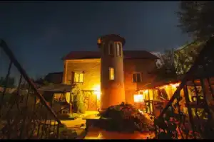 Домик у озера, Кизиловое