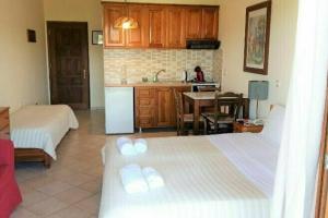 Philippos Hotel Apartments, Никиана
