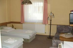 Apollo Hotel, Кечкемет