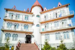 Отель «Алтын Кун», Боровое