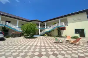 Гостевой дом «AQUArelle Club», Пересыпь