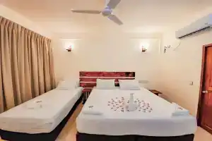 Отель Shoreline Grand Thoddoo, Тоаддоо