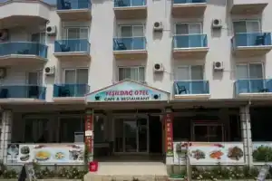 Hotel Yedi Yeşildağ, Гумулдур