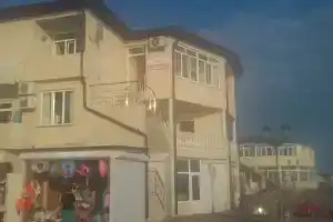 У Арминака, Лоо
