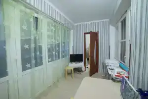 Хостел, Ткварчели