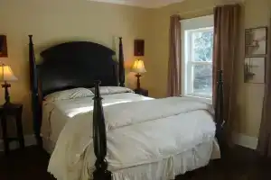 DownHome Bed & Breakfast, Ниагара-он-те-Лейк