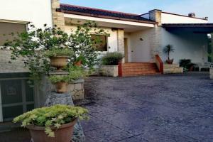 Contrada Macchia B&b, Триказе