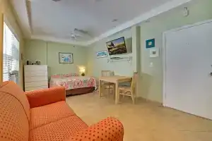The Coral House Motel, Голливуд
