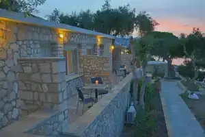 Paxos Blue, Гайос