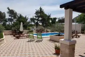 Villa Sandra, Lumbarda