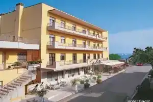 Hotel «Cadiz», Римини