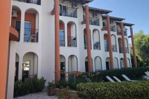 Silver Beach Hotel and Annexe Apartments, Рода