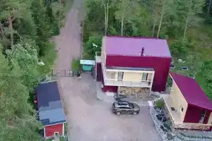 Коттедж «Берег у леса»