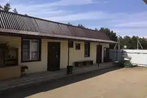 Гостиница «Уют», Заброды