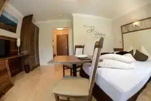 Beauty & Vital Hotel Jennys Schlössl, Зерфаус