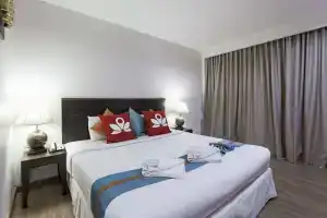 Zen Rooms Prachanukroh Patong Beach, Патонг