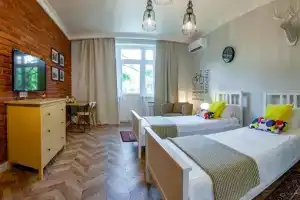 Dovzhenka12, Ужгород