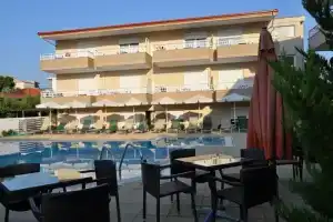 Hotel Sarti Plaza, Сарти