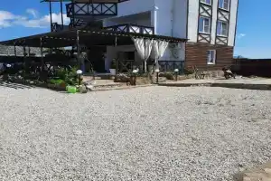 Гостевой дом, Миндальное