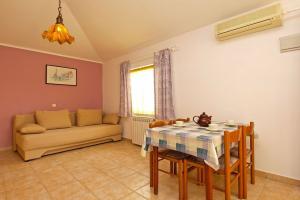Apartment Neven 810, Медулин