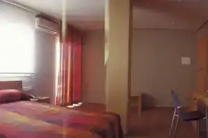 Hotel Haromar, Калелья